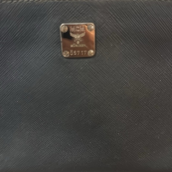 MCM Pochette in black sapphiano leather - Picture 2 of 9